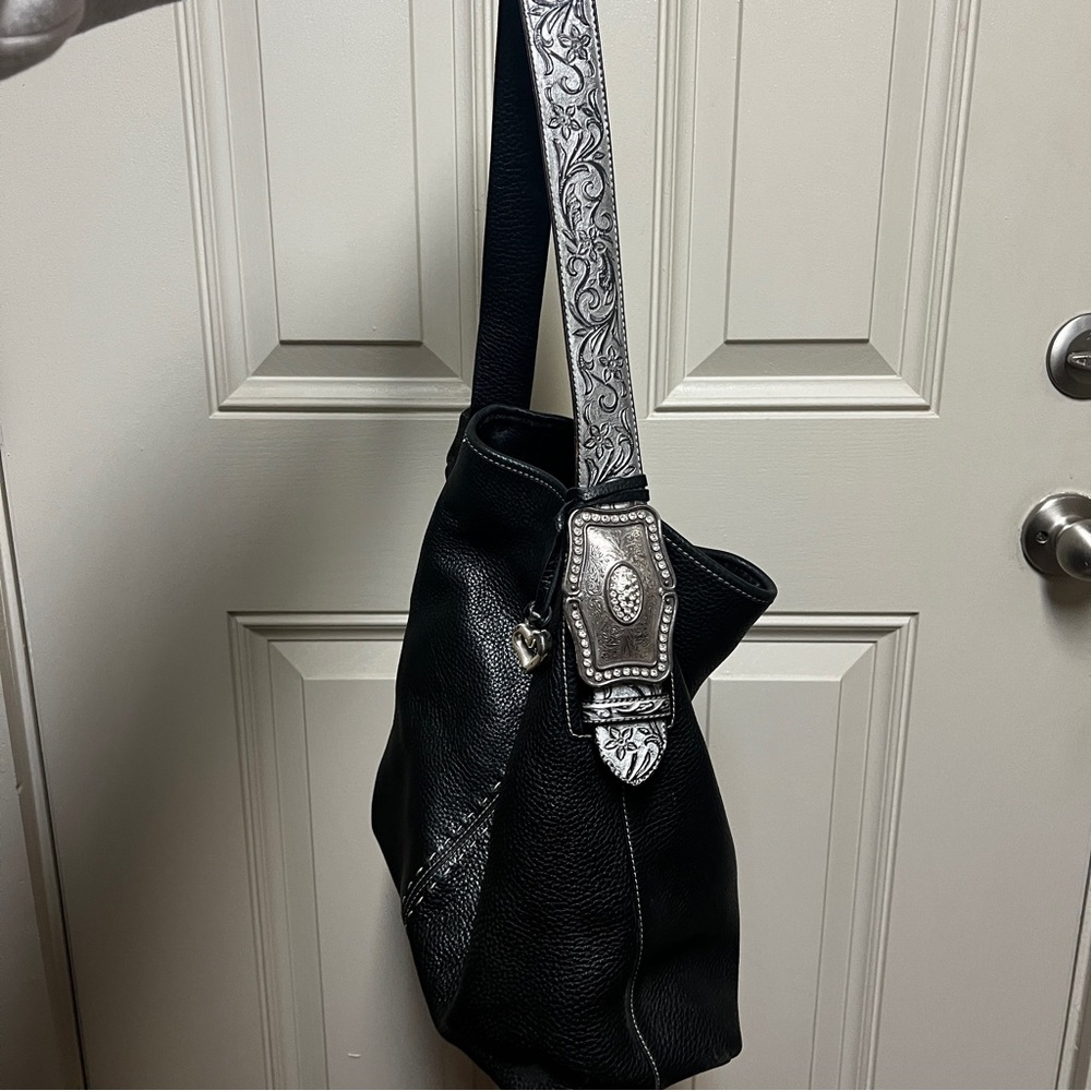 BRIGHTON Western Cowboy JEWELED CONCHO
BLACK SILVER SHOULDER BAG